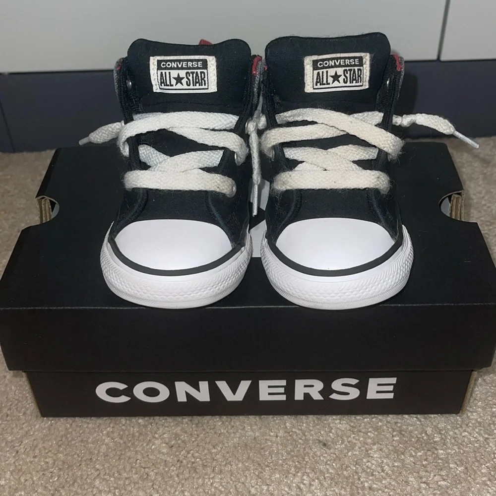 Converse Size 7